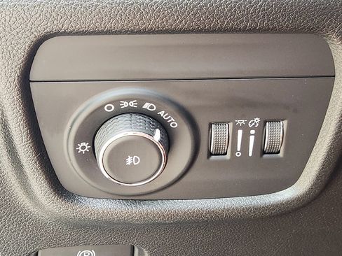Used 2021 Jeep Grand Cherokee L Limited AWD/4WD image 21
