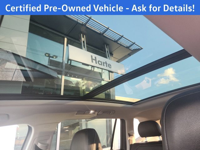 Certified 2022 Volkswagen Tiguan SE w/ Panoramic Sunroof Package AWD/4WD image 18