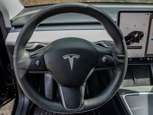 Used 2021 Tesla Model Y Long Range AWD/4WD image 15