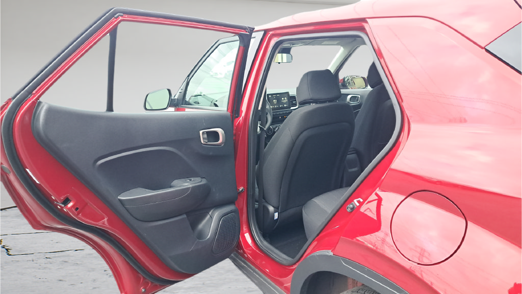 Used 2026 Hyundai Venue SE FWD image 23