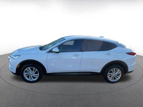 Used 2025 Buick Envista Preferred image 9