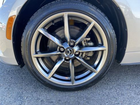 Used 2023 MAZDA MX-5 Miata Grand Touring RWD image 10