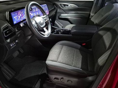 Used 2024 Chevrolet Traverse LT FWD image 11