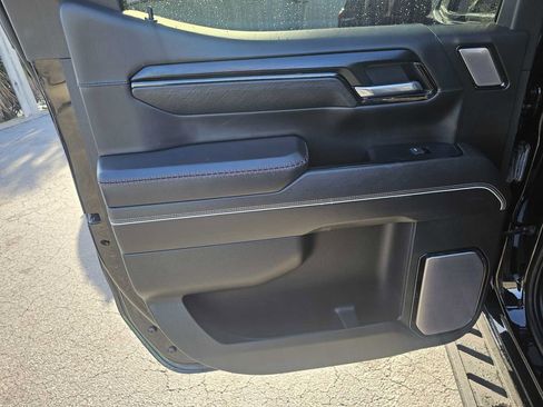 Used 2022 GMC Sierra 1500 AT4X image 9