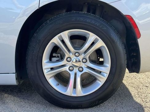Used 2023 Dodge Charger SXT image 11