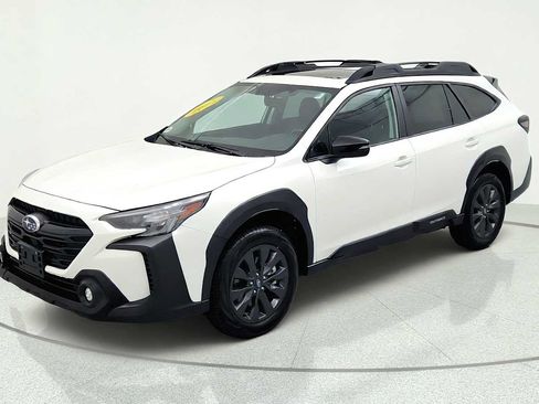 Certified 2025 Subaru Outback Onyx Edition AWD/4WD image 4