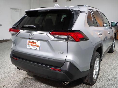 Used 2019 Toyota RAV4 XLE image 7