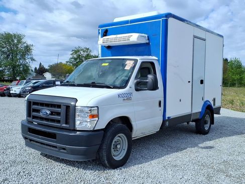 Used 2023 Ford E-350 and Econoline 350 Super Duty w/ Power Windows & Locks Group RWD image 12
