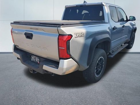 Used 2025 Toyota Tacoma TRD Off-Road AWD/4WD image 5