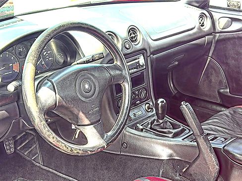 Used 1999 MAZDA MX-5 Miata RWD image 12