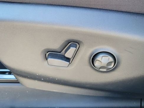 New 2026 Chrysler Pacifica Limited image 18