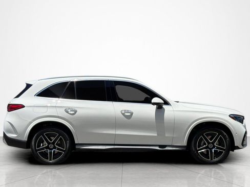 Used 2024 Mercedes-Benz GLC 300 4MATIC image 6