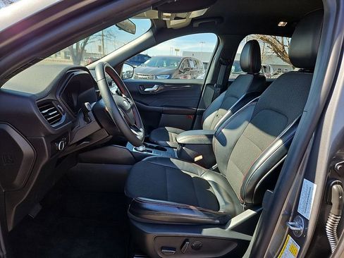 Used 2025 Ford Escape ST-Line image 12
