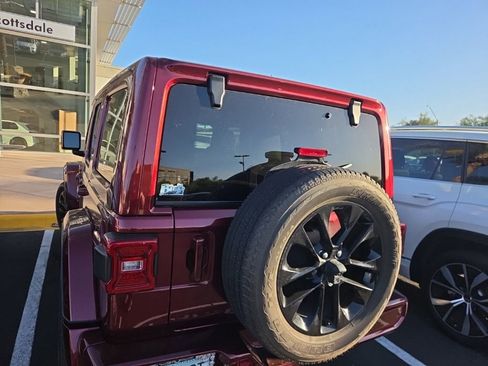 Used 2021 Jeep Wrangler Unlimited Sahara AWD/4WD image 8