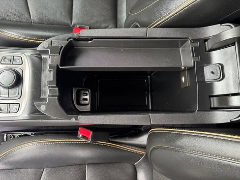 Used 2023 GMC Terrain AT4 AWD/4WD image 33
