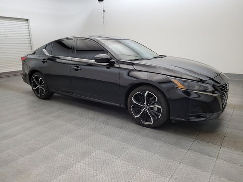 Used 2025 Nissan Altima 2.5 SR FWD image 11
