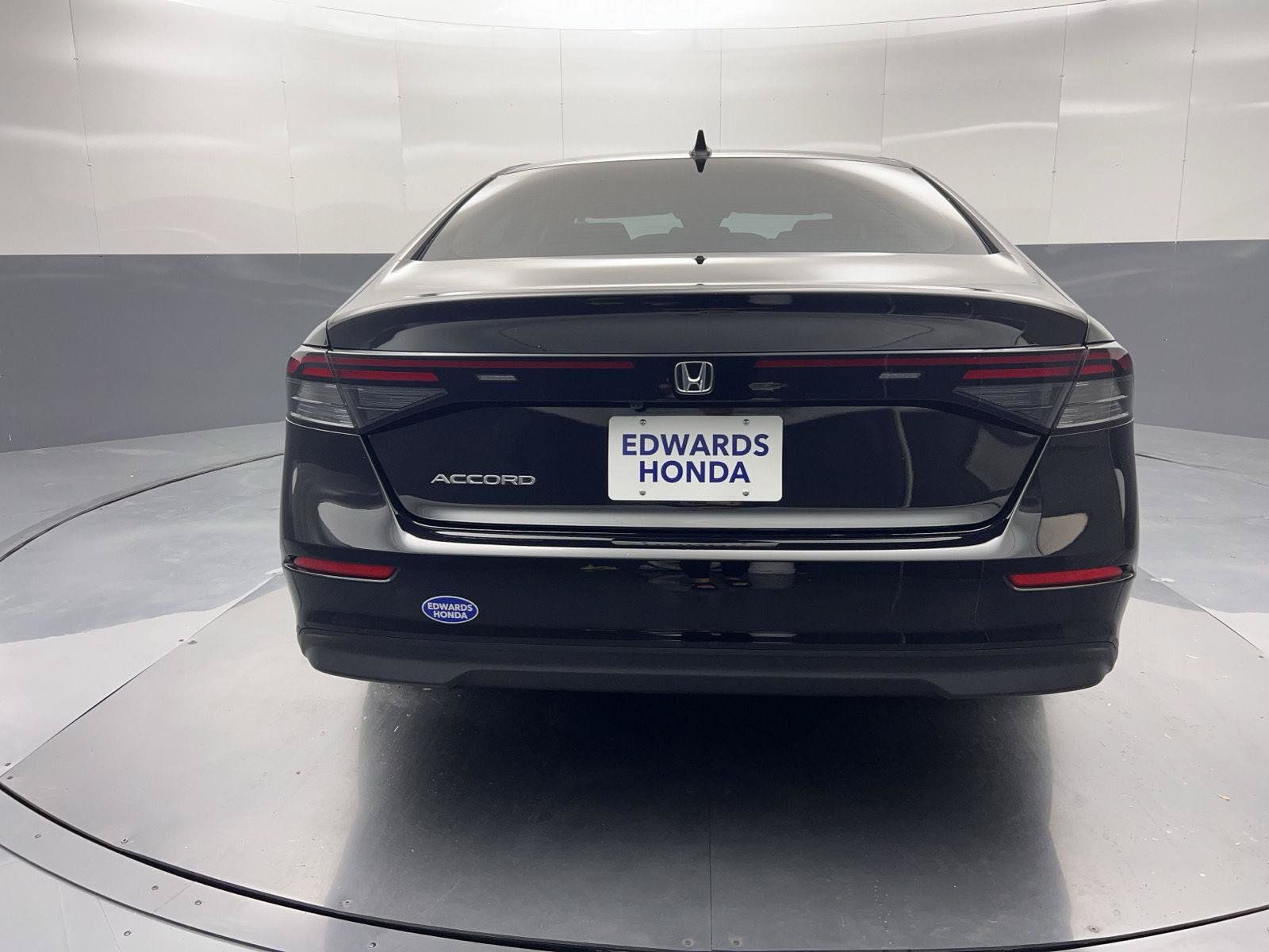 Certified 2025 Honda Accord SE image 30