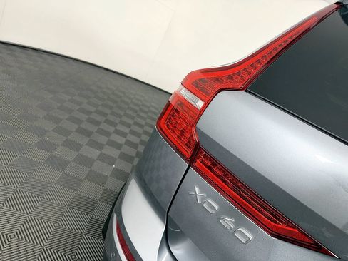 Used 2019 Volvo XC60 T5 Momentum w/ Premium Package AWD/4WD image 12
