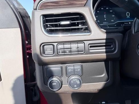 Used 2023 Chevrolet Tahoe LT w/ Luxury Package RWD image 13