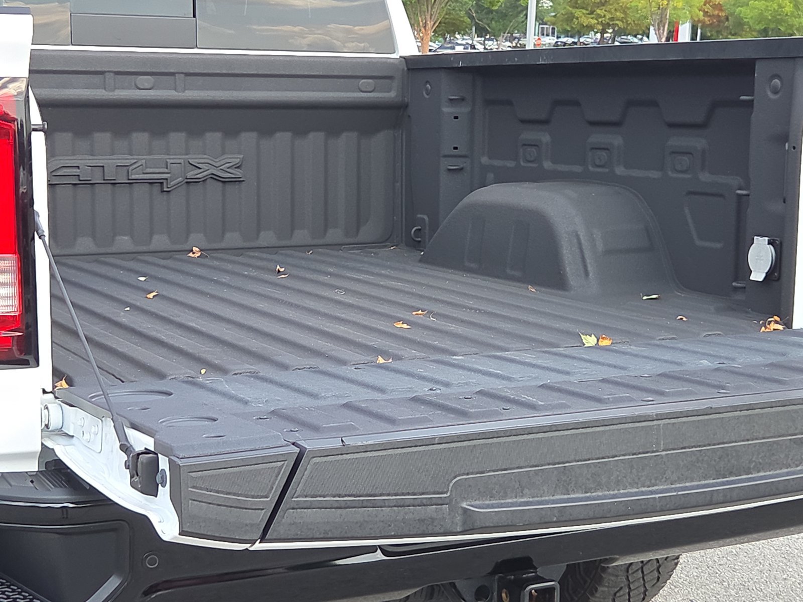 Used 2024 GMC Sierra 1500 AT4X AWD/4WD image 9