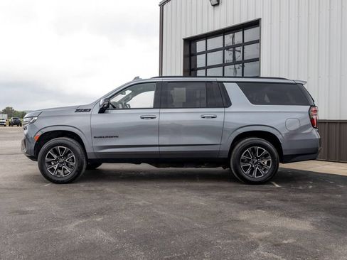 Used 2021 Chevrolet Suburban Z71 w/ Z71 Off-Road Package AWD/4WD image 2