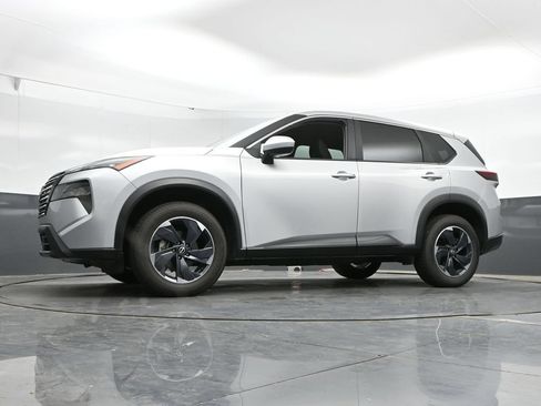 Used 2025 Nissan Rogue SV AWD/4WD image 43