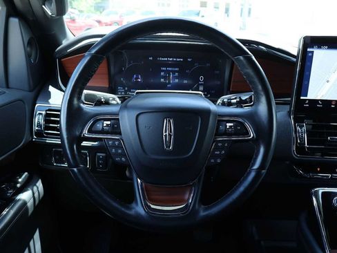 Used 2024 Lincoln Navigator Reserve AWD/4WD image 15