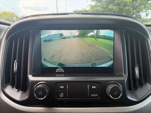 Used 2022 Chevrolet Colorado LT w/ Fleet Safety Package RWD image 21