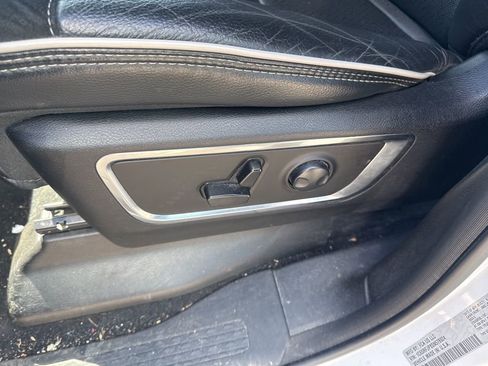 Used 2025 RAM 1500 Laramie image 24