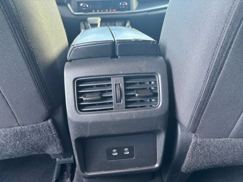 Used 2025 Nissan Rogue SV AWD/4WD image 24