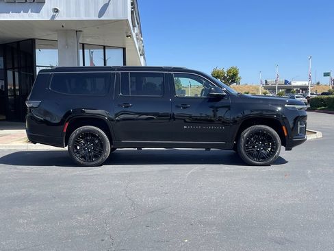 New 2026 Jeep Grand Cherokee Limited w/ Limited Altitude Package AWD/4WD image 5