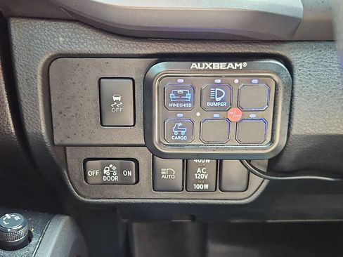 Used 2021 Toyota Tacoma TRD Off-Road AWD/4WD image 18