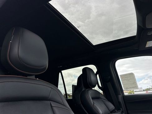 New 2026 Lincoln Navigator L Black Label AWD/4WD image 18