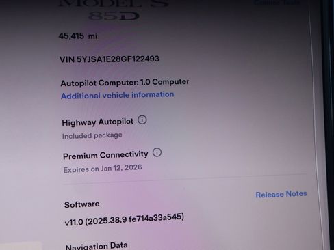 Used 2016 Tesla Model S 85D image 39