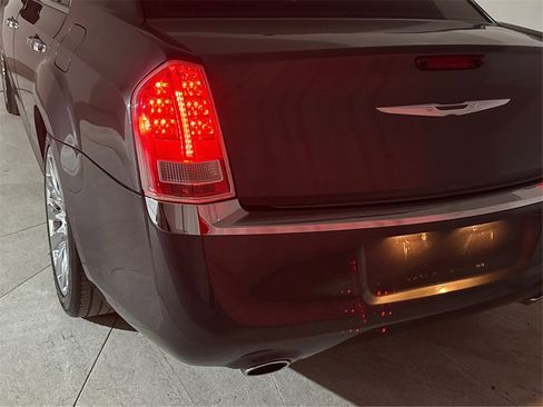 Used 2014 Chrysler 300 Uptown Edition w/ Quick Order Package 22M image 33