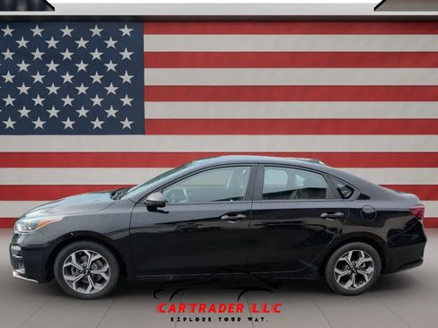 Used 2020 Kia Forte LXS FWD image 3