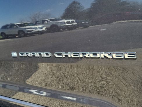 Used 2022 Jeep Grand Cherokee L Overland w/ Advanced Protech Group III AWD/4WD image 6
