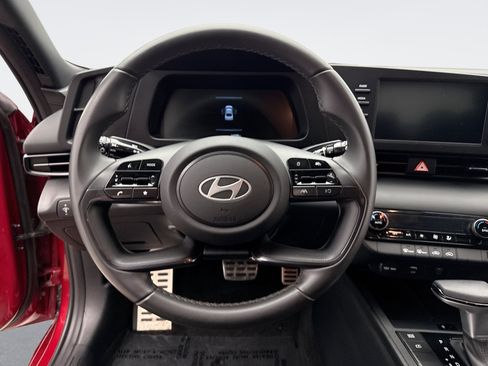 Used 2025 Hyundai Elantra Sport FWD image 14