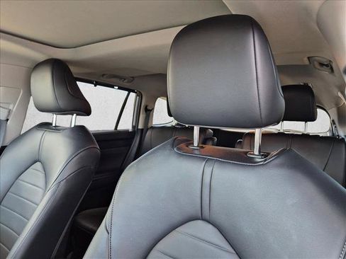 Used 2023 Toyota Highlander XLE AWD/4WD image 5