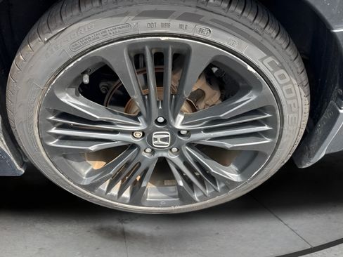 Used 2018 Honda Accord Touring image 27