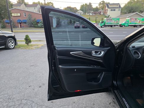 Used 2017 INFINITI QX60 Luxe w/ Premium Plus Package image 10