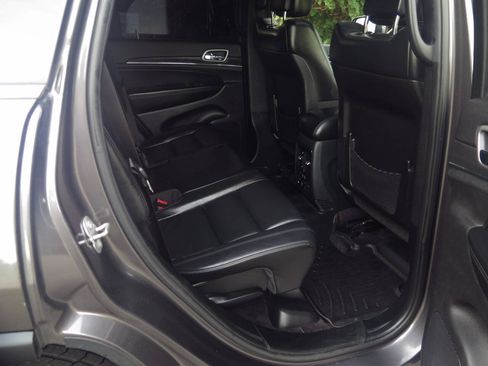 Used 2018 Jeep Grand Cherokee Limited AWD/4WD image 10