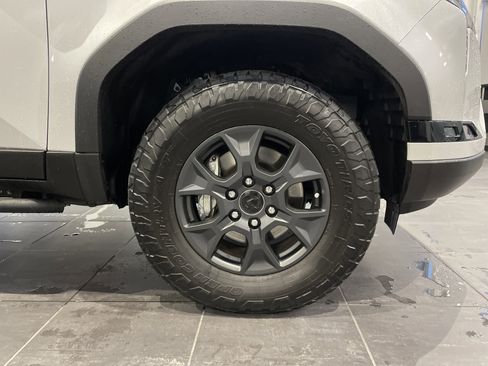 Used 2024 Lexus GX 550 image 12