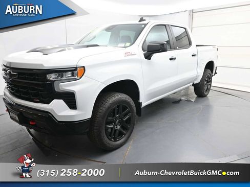 Used 2025 Chevrolet Silverado 1500 LT Trail Boss AWD/4WD image 1