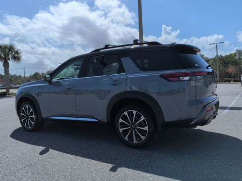 New 2026 Nissan Pathfinder Platinum image 7