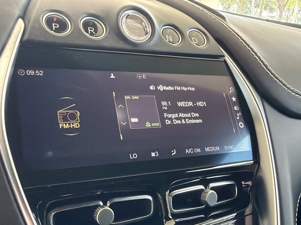 Used 2021 Aston Martin DBX AWD/4WD image 7