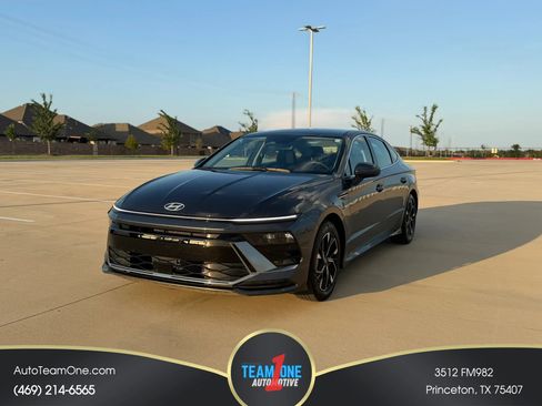 Used 2025 Hyundai Sonata SEL FWD image 1