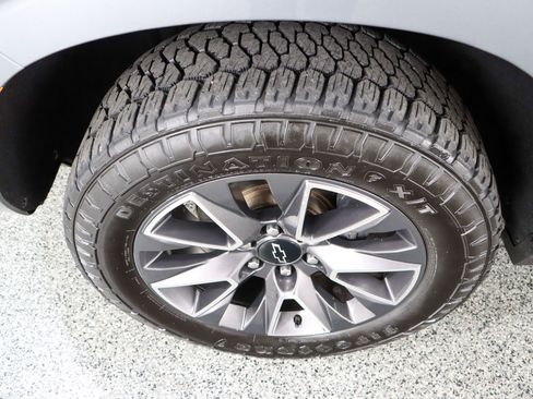 Used 2021 Chevrolet Tahoe Z71 w/ Z71 Signature Package image 11