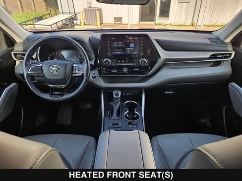 Used 2021 Toyota Highlander XLE AWD/4WD image 20