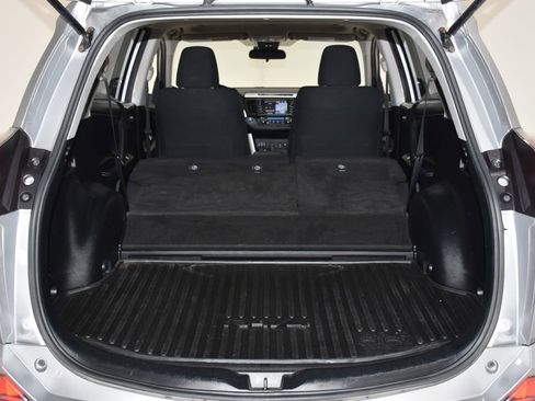 Used 2018 Toyota RAV4 XLE image 32